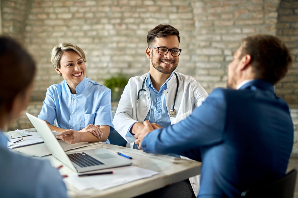 wie-unterscheidet-sich-die-betriebliche-krankenversicherung-bkv-von-der-regulaeren-krankenversicherung